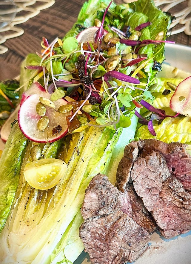 Romaine a la Parrilla.