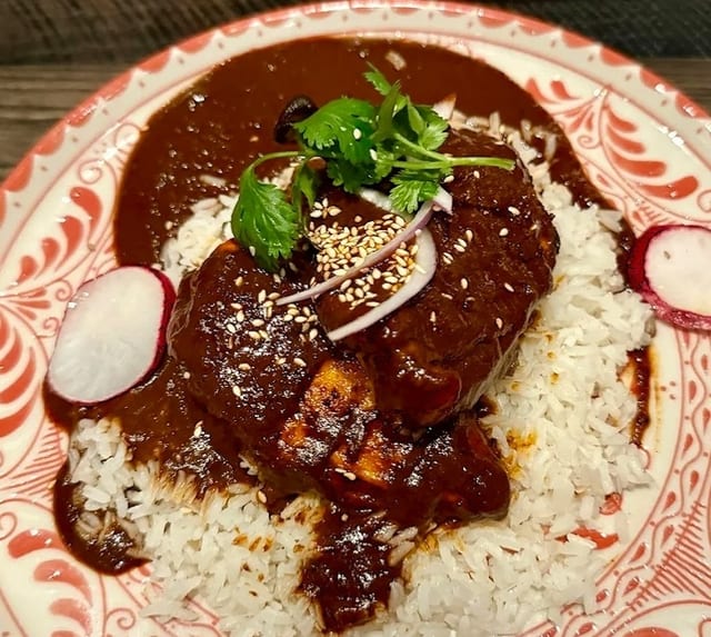 Pollo Rostizado con Mole.