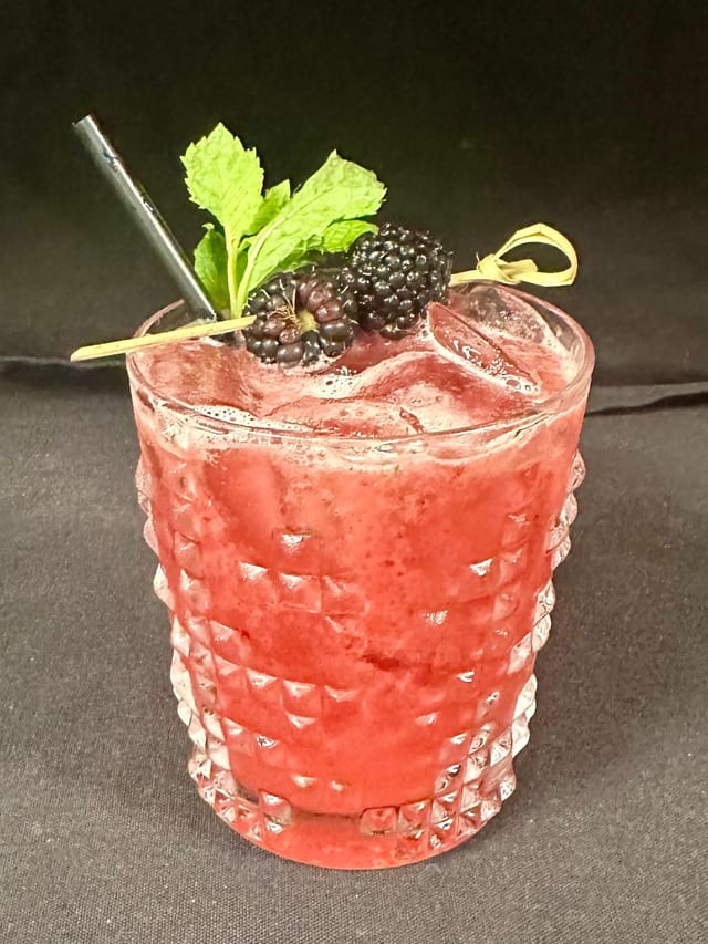 NA Blackberry Fizz.