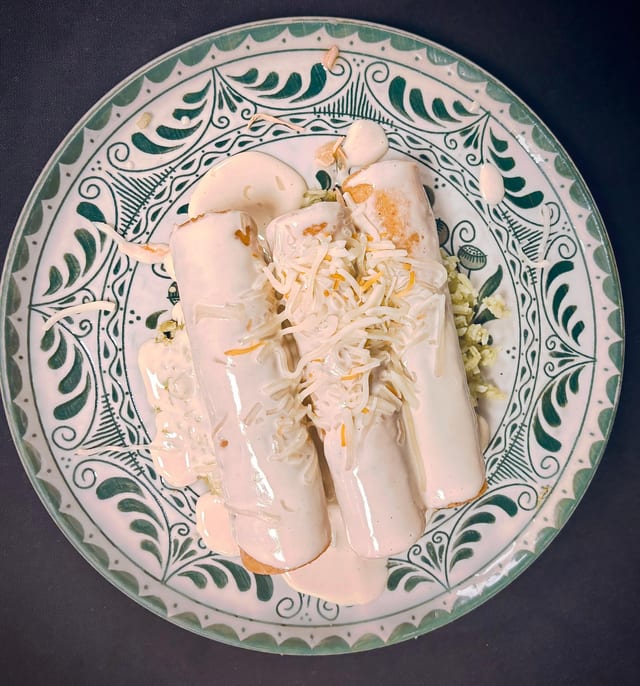 Enchiladas de Queso for 4.